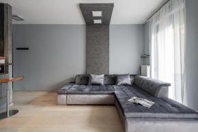 Urban Jungle Oasis King with Free Parking Budapest